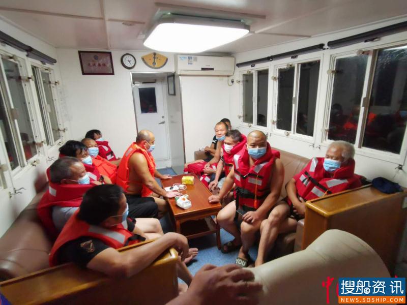 两货轮在台州海域发生碰撞致一船沉没 船上11人全部获救