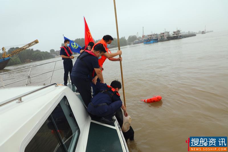 荆州海事局组织开展应急演练应对长江新一轮洪水