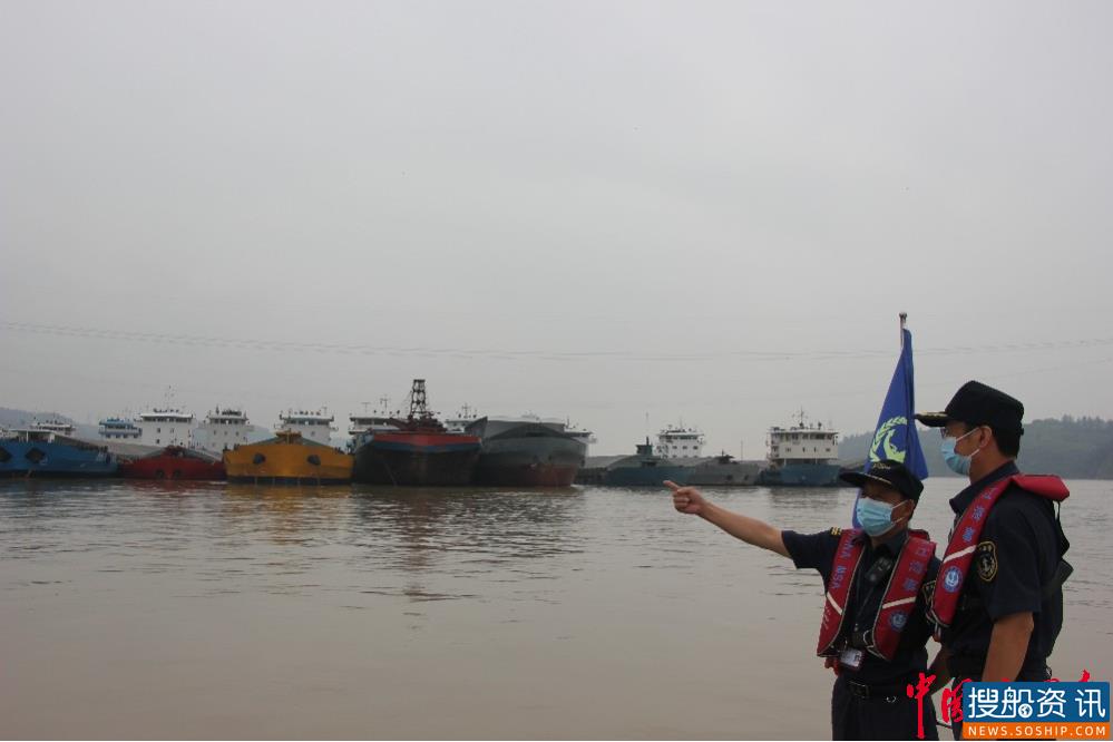 联动管控 多措并举 宜昌海事保障待航船舶安全待闸