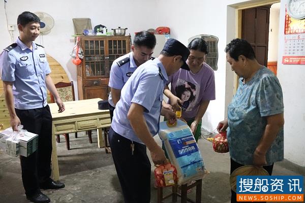 走访慰问困难户,结对帮扶暖人心
