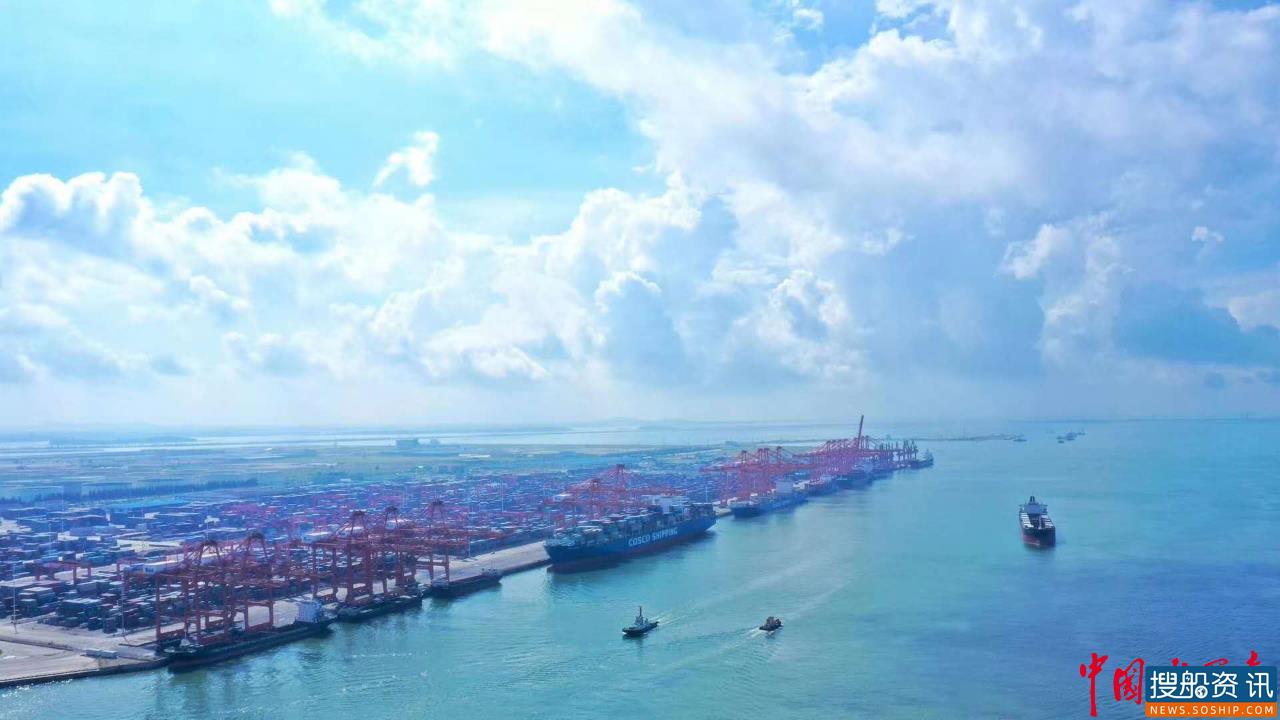 钦州港首次通航1万标箱集装箱船舶迎来里程碑，海事创新监管助力西部陆海新通道再扩容