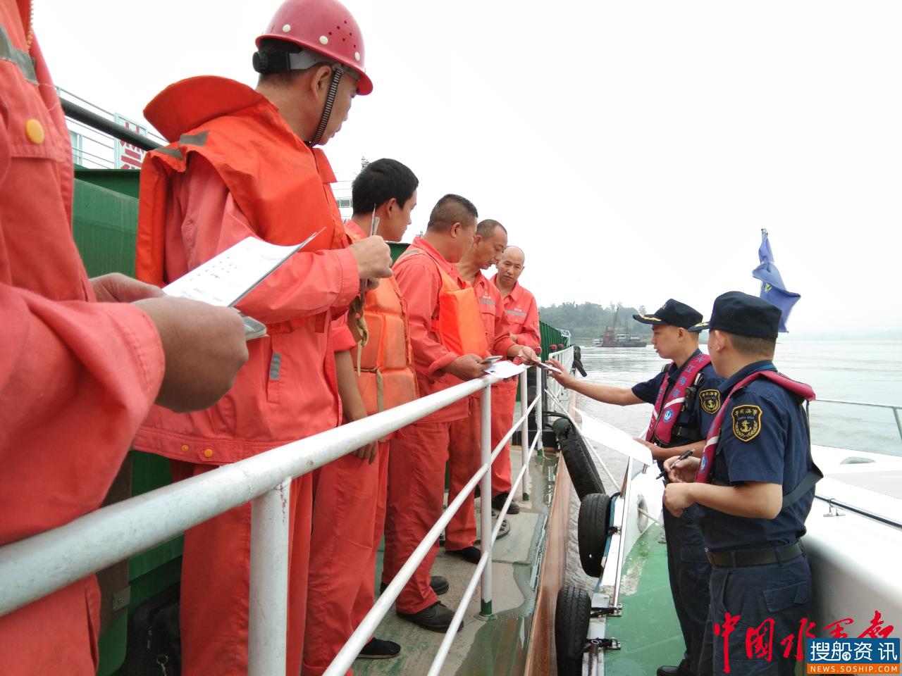“海事蓝”守护 “长江绿” ——宜宾海事船舶防污染攻坚取得阶段性成效