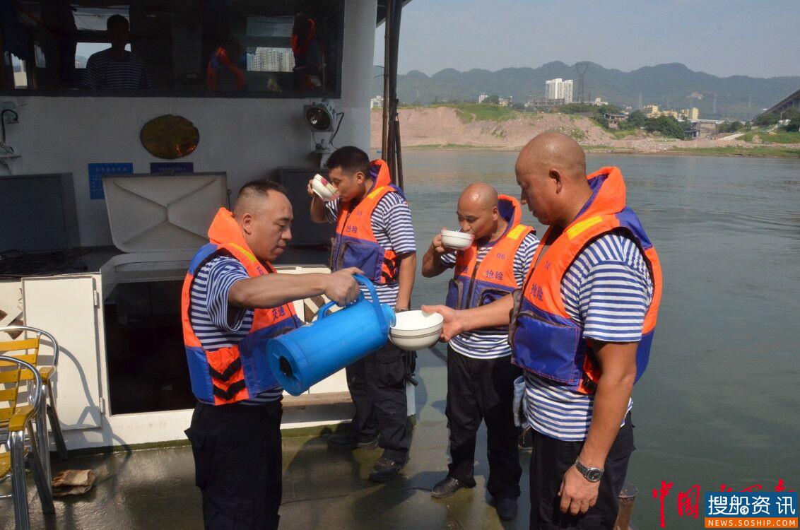 高温下“炎”值爆表 重庆港航航道职工依然坚守岗位保安畅