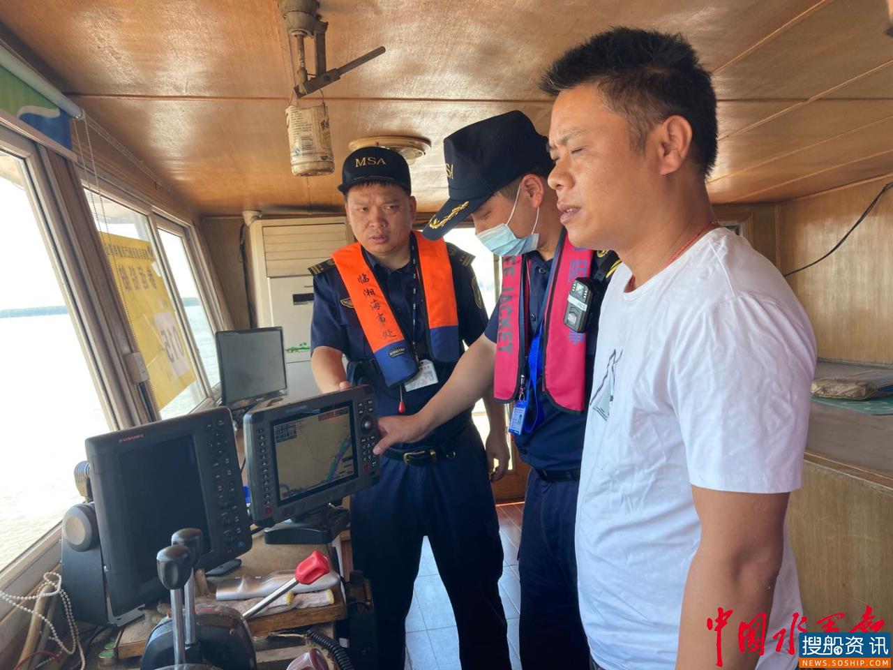 岳阳海事加强辖区防汛砂石运输船舶安全监管