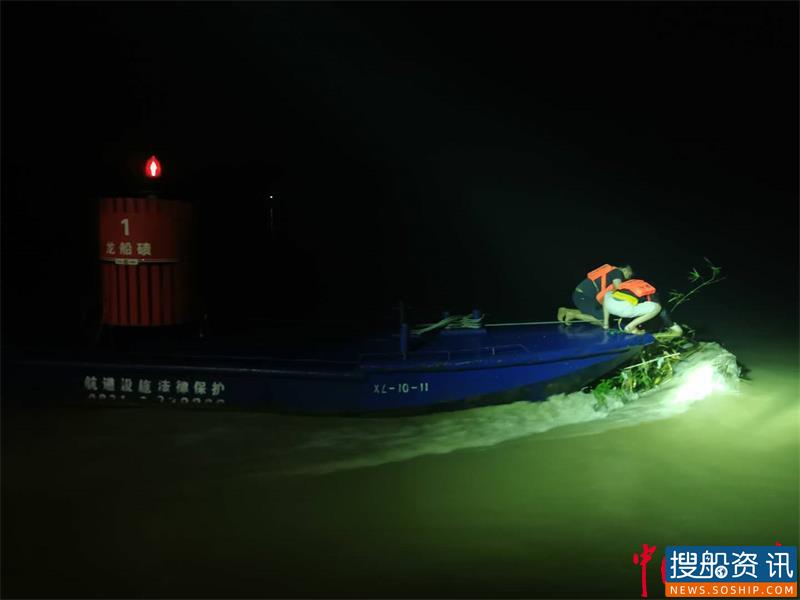 长江叙泸段航道遭遇洪峰突袭 峰值水位为近三年之最 宜宾航道局昼夜奋战保畅通