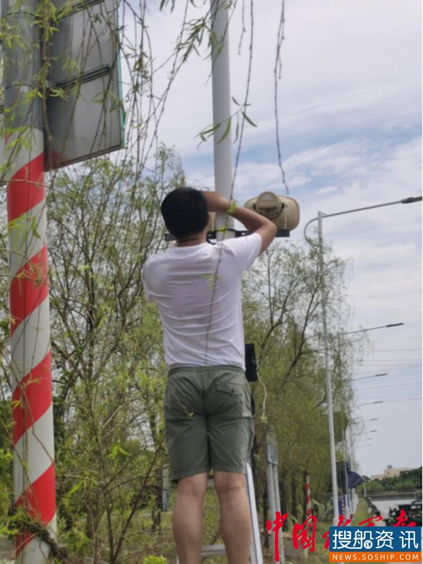 常州丹金船闸:冒着高温检修 保障运行安全