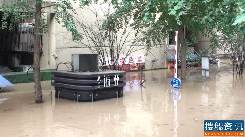 200余人被洪水围困 重庆港航水上交通应急救援中心火速出艇救援
