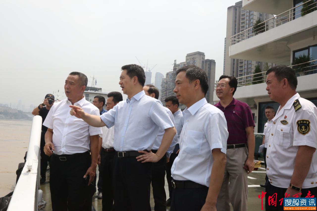 重庆市副市长郑向东检查嘉陵江防汛工作