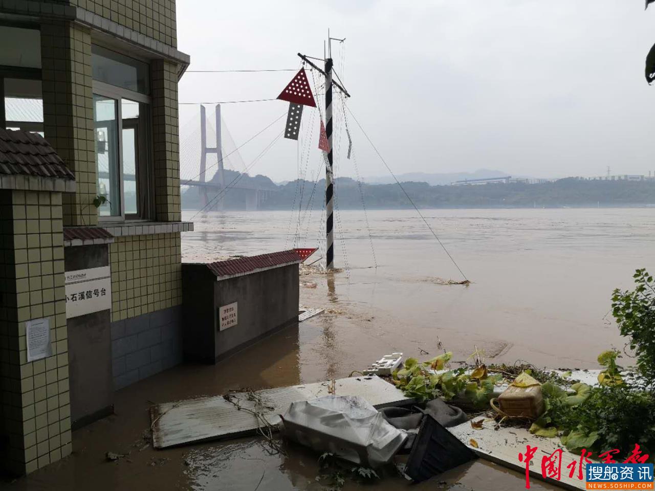 现场直击:长江第5号洪水过境 涪陵航道职工全力应对