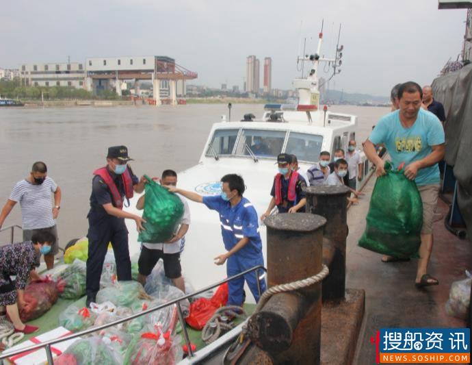 积极服务船员 保障生活物资