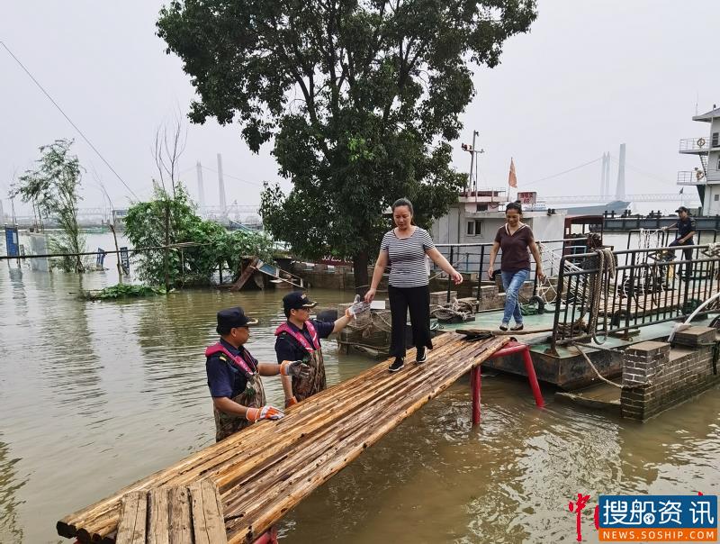 让党旗在长江海事防汛救灾第一线高高飘扬:长江上筑起的海事魂