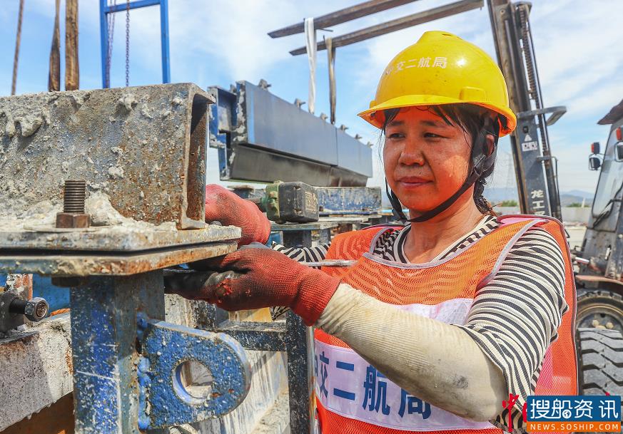 余杭高架项目建设者高温下坚守奋战