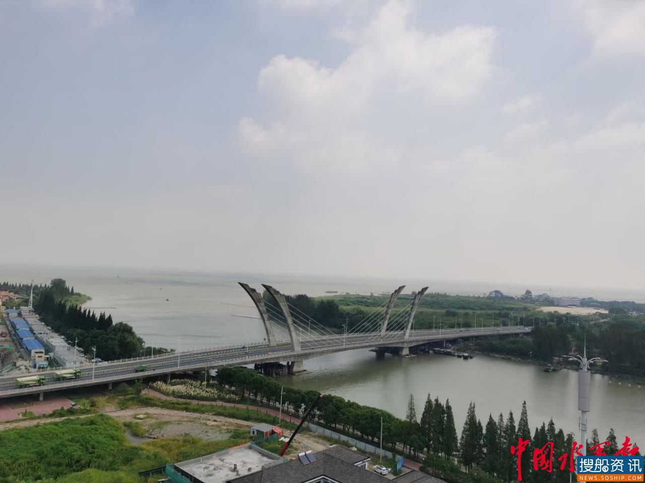 小小记者团走进港航