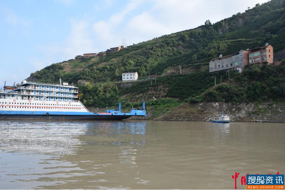 发挥海事监管服务职能  维护三峡库区跨江电缆施工