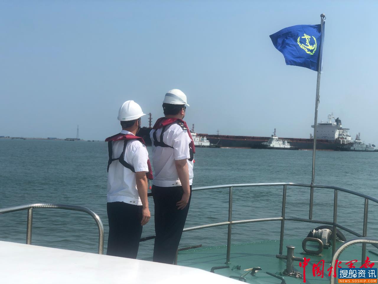 海事助力钦州港首次完成大型重载无动力外籍船舶拖带进港靠泊作业