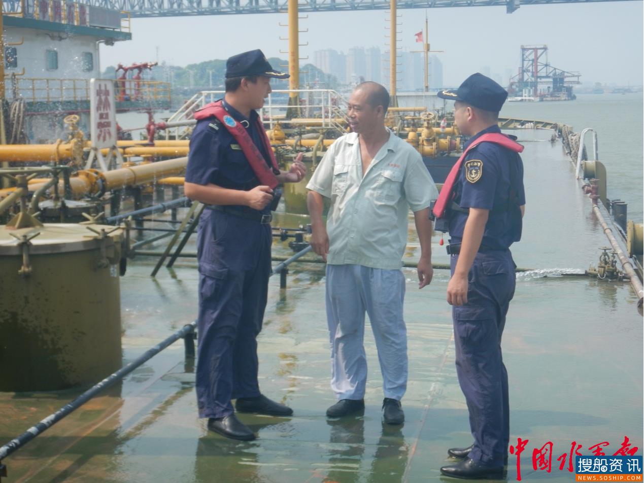 烈日下驻守,洪峰中战斗----岳阳城陵矶海事处抗洪峰纪实