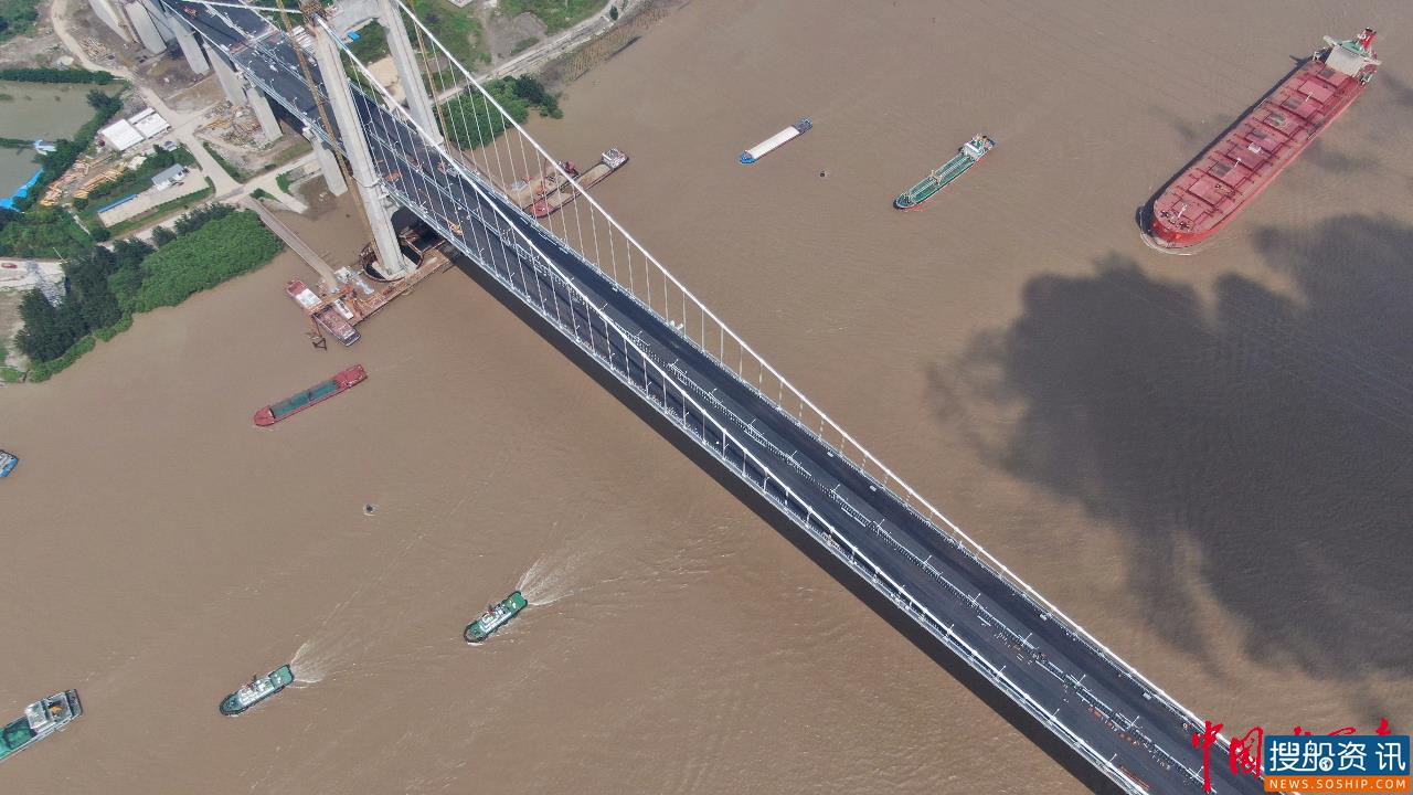 镇江海事立体式护航船厂295米开普船靠泊