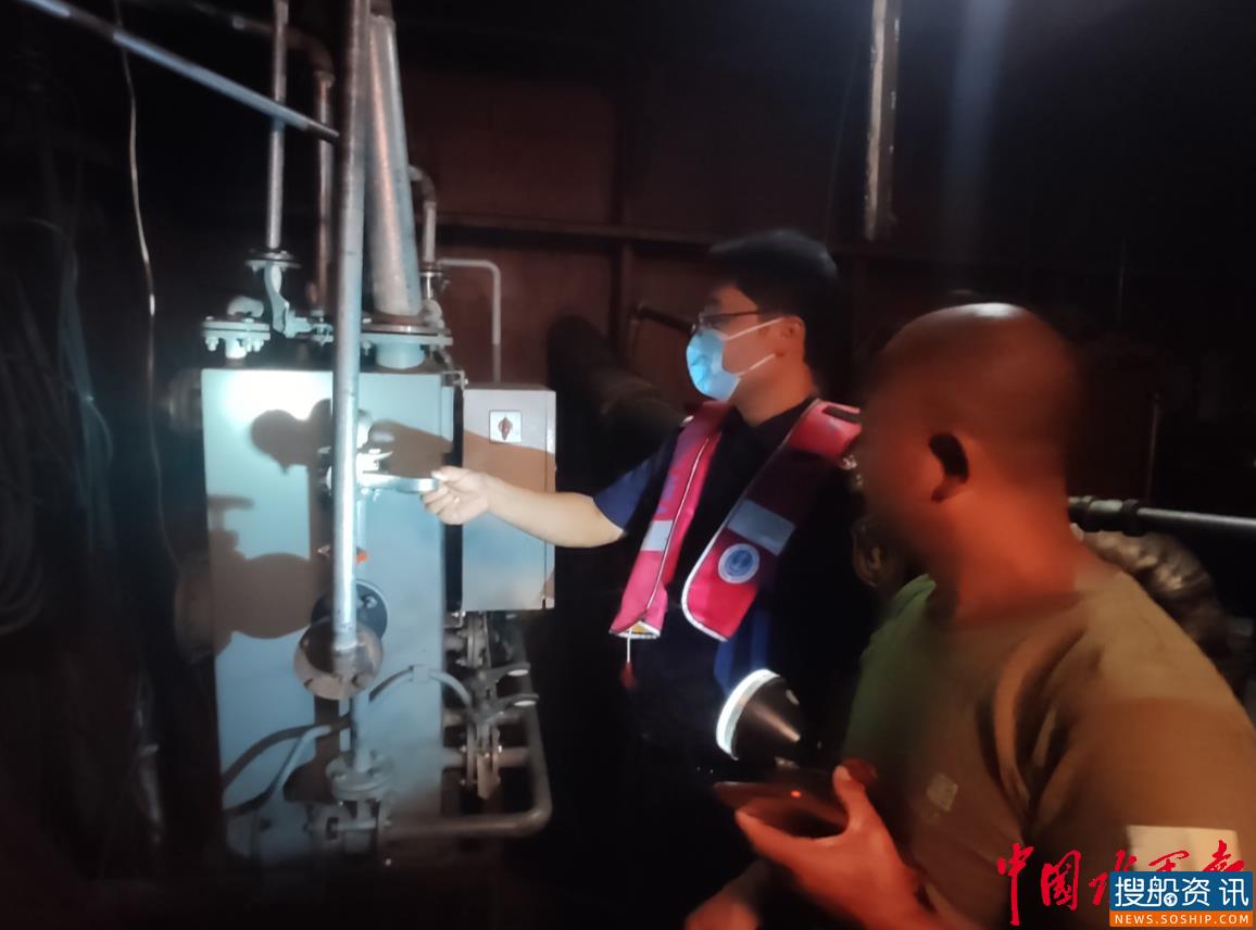 黄石蕲春海事强化辖区船舶防污染与船E行现场检查工作