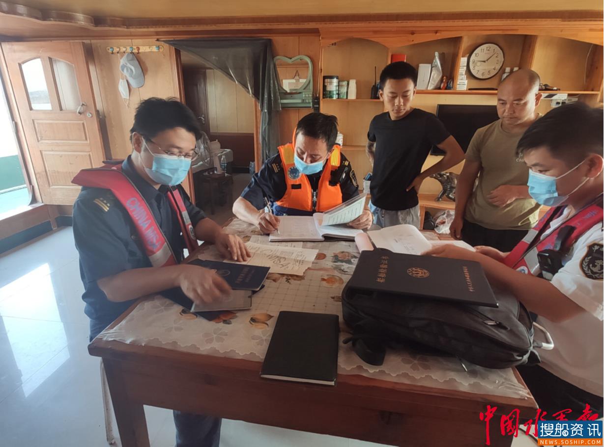 黄石蕲春海事强化辖区船舶防污染与船E行现场检查工作