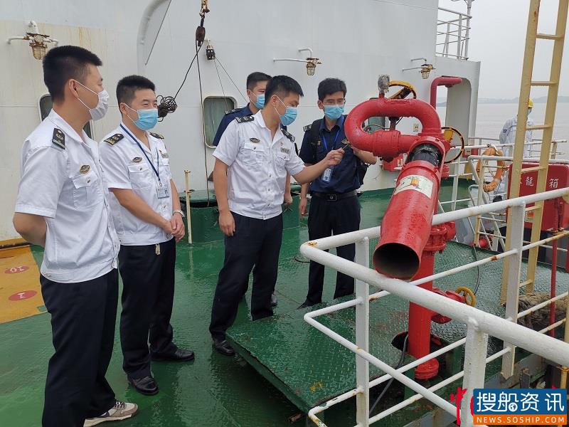 泰州海事局船舶安全检查团队关注危险品船安全监管