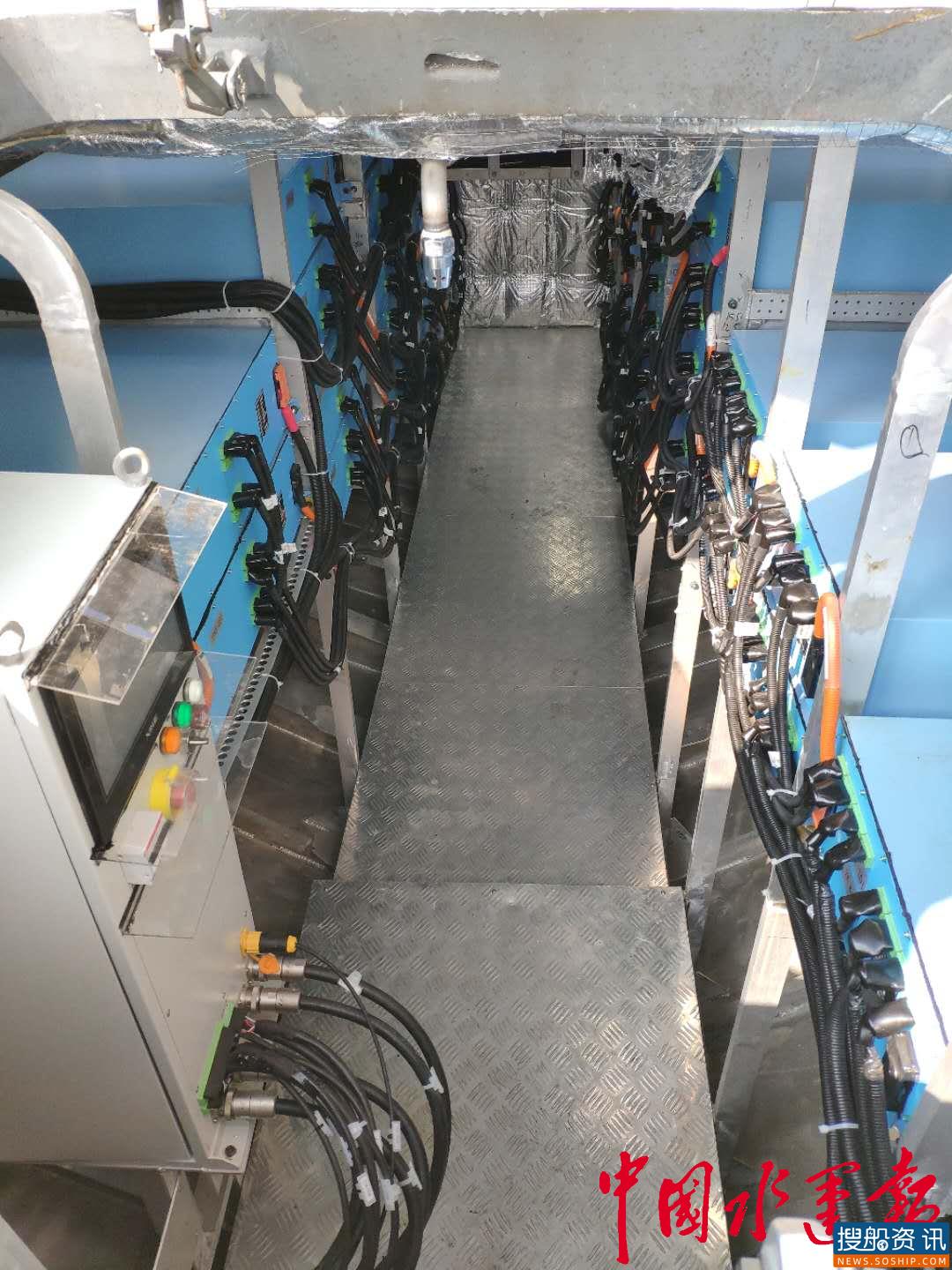 魏志刚调研长江航道局首艘纯电池动力航道快艇