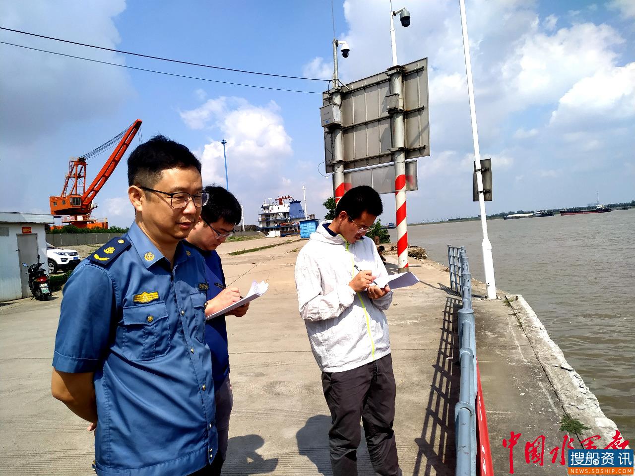 江苏省厅港航中心委托第三方对张家港船闸开展安全检查