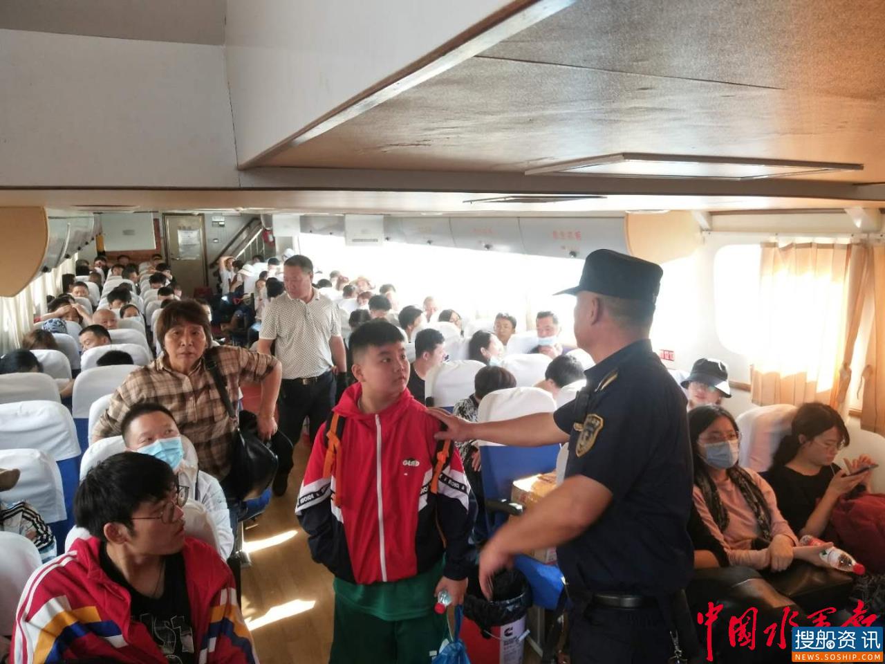 温州沿海大风预警 南麂航线紧急撤离近2000名游客