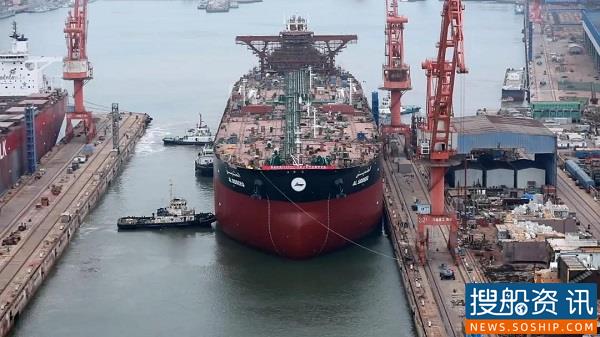 献礼祖国71周年华诞：渤船重工32万吨超大型原油轮下水