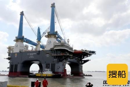招商局重工建造全球最大半潜式重吊生活平台拖航出江