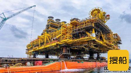 海油工程建造世界最大桁架式半潜平台组块完工装船