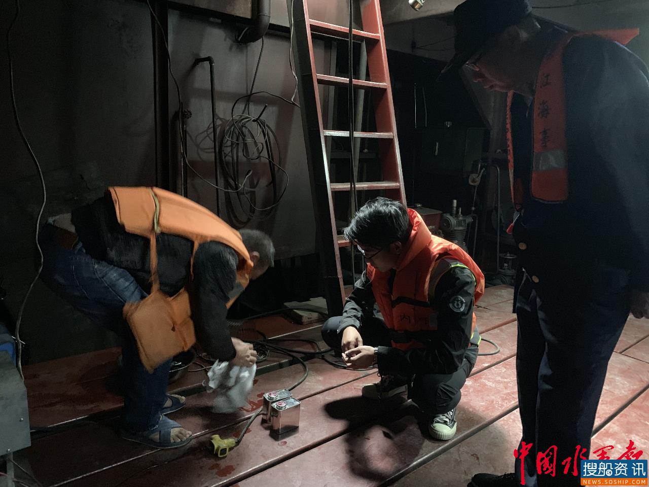 震泽海事船舶燃油检测、违章查处两不误
