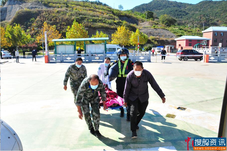 北海救助局救助飞行队3架直升机同时出动执行救助任务