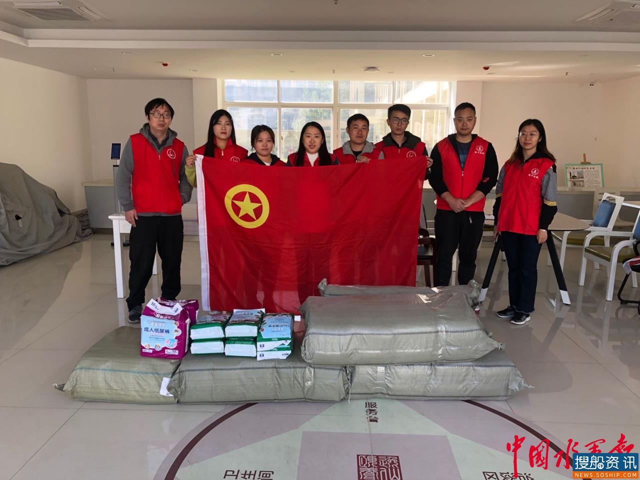 镇江港航青年开展重阳节慰问福利院活动