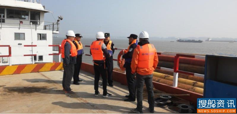 长航芜湖公安到辖区水域重点建设工程项目部开展走访工作