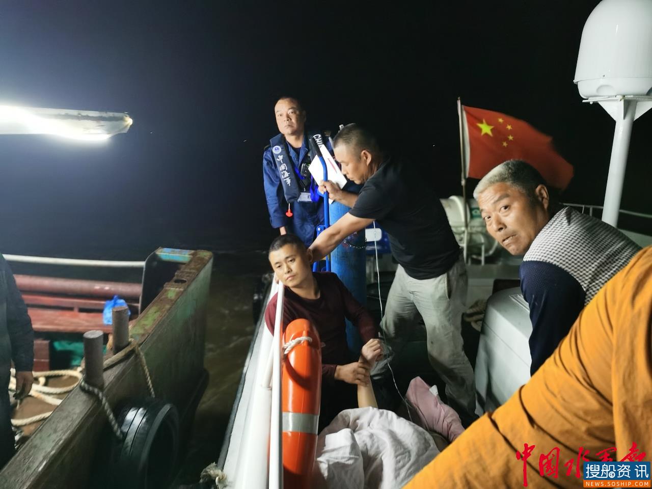 温州：海岛工人突发心脏病 “海上接力”为生命护航