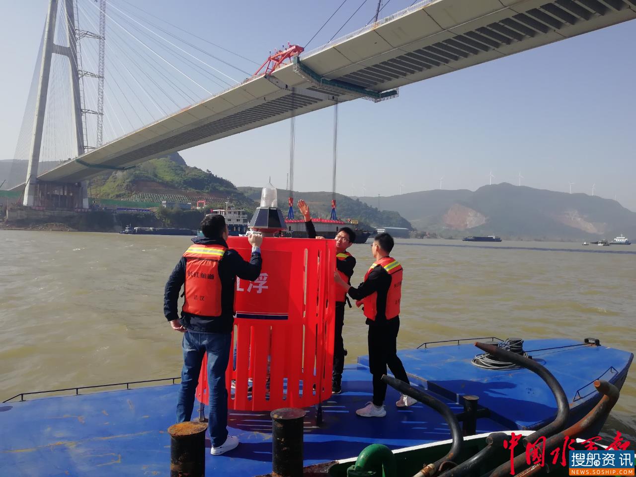 风雨三载守护,武穴长江公路大桥顺利合龙