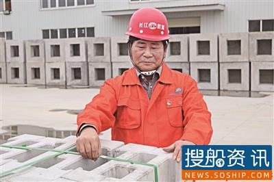 高擎党旗阔步行 “南航”扬帆正当时