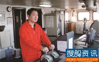 高擎党旗阔步行 “南航”扬帆正当时