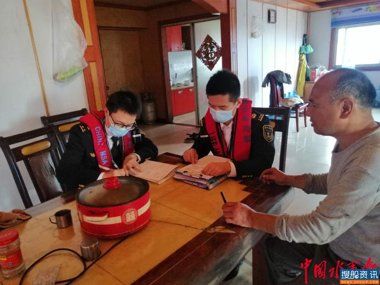 岳阳海事规范锚地船舶管理 严查违规过驳作业