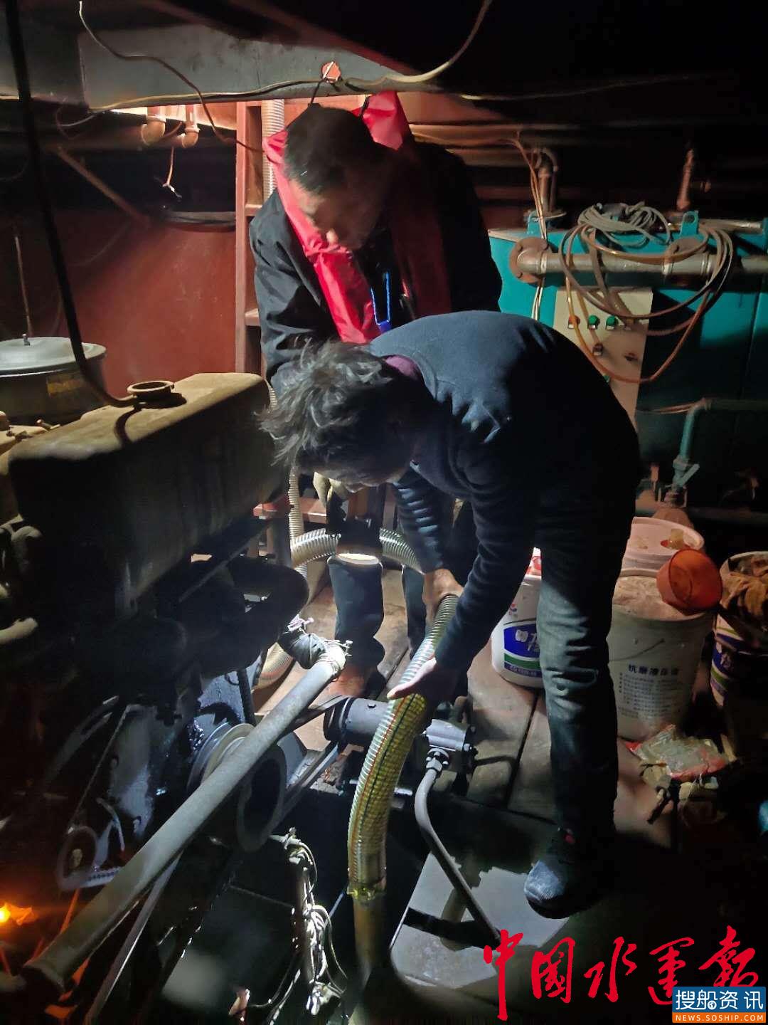 南通首艘船舶垃圾回收船“苏通洁001号”一年服务船舶千余次,干线航道河水再也没有污物怪味了