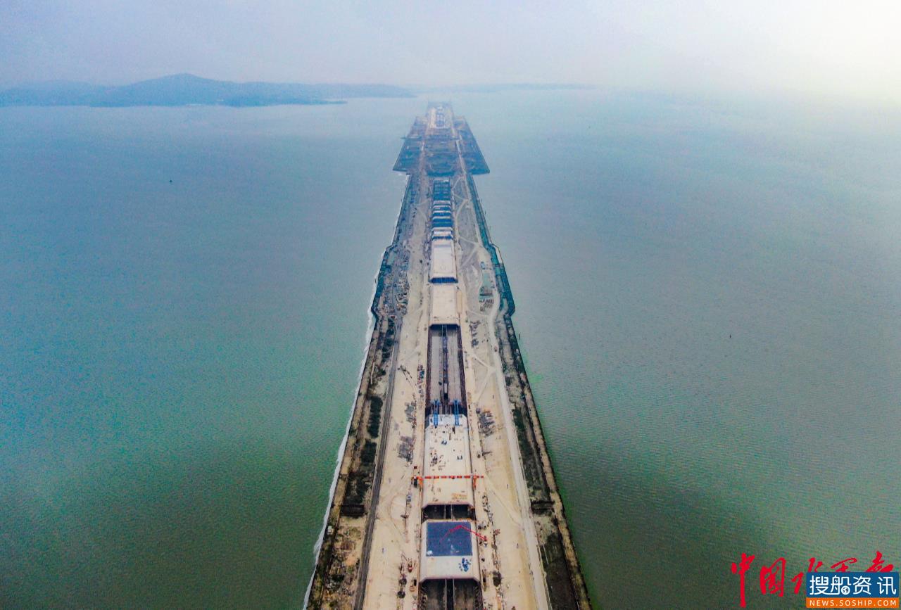 太湖湖面长出“碧玉螺” ——苏锡常南部高速公路太湖隧道马山段完成全部陆岛转换