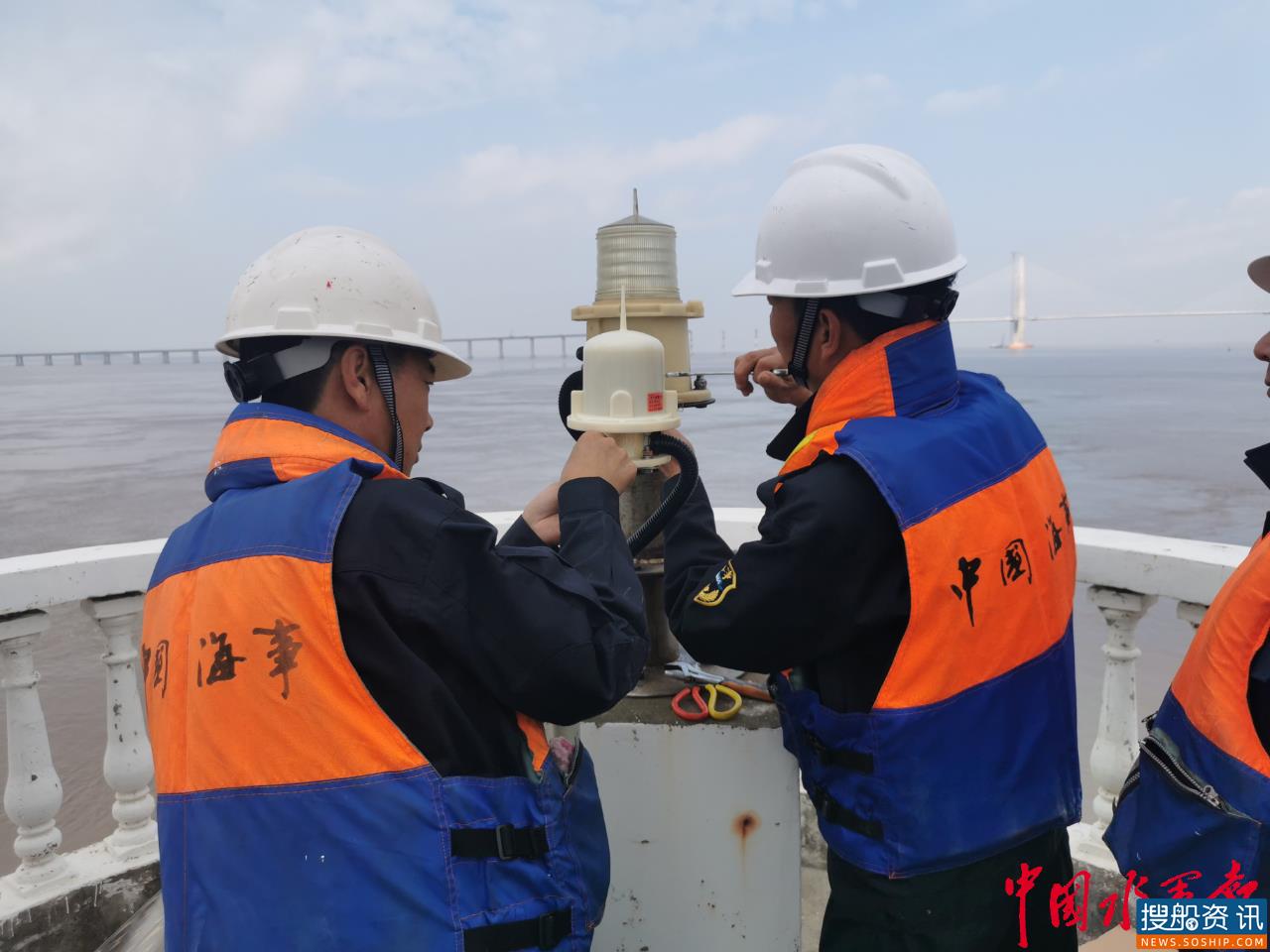 宁波舟山港612座公用干线航标升级“中国芯”