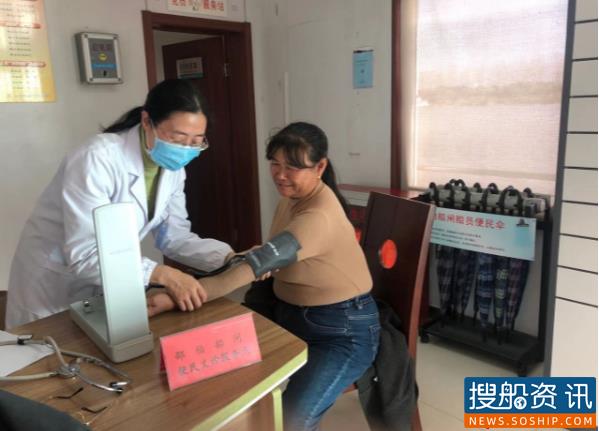 邵伯船闸“便民服务日”暖心开启 爱心理发最受欢迎
