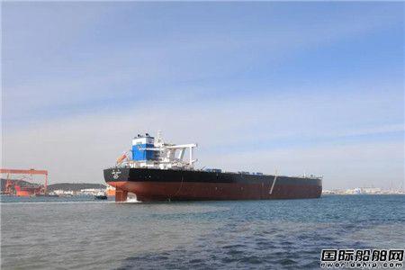 北船重工32.5万吨矿砂船11号船出海试航