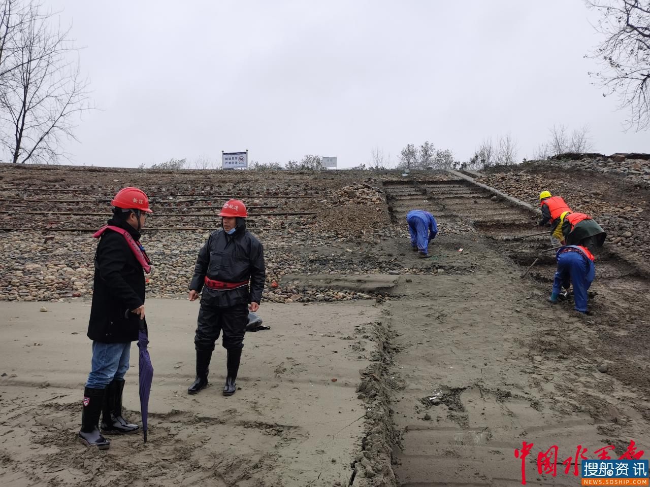 小雪迎小雨 武安段I标项目部冒雨施工抢抓进度