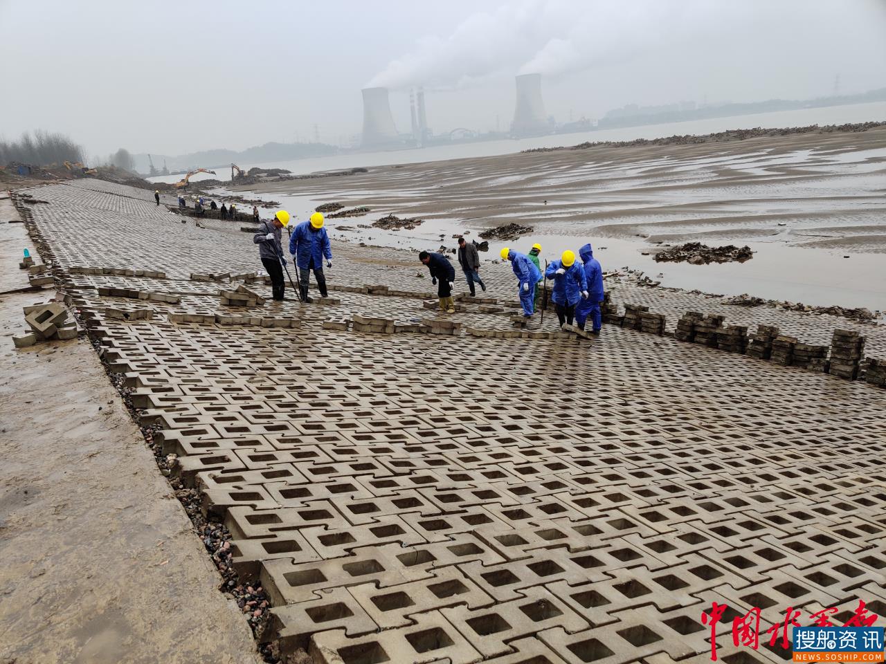 小雪迎小雨 武安段I标项目部冒雨施工抢抓进度