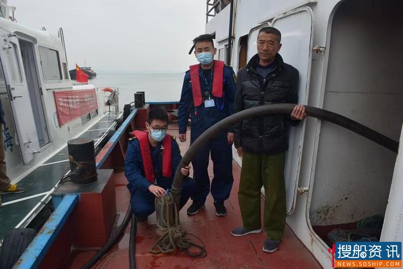 荆州海事局组织系列无预案应急演习应对冬季枯水与恶劣天气