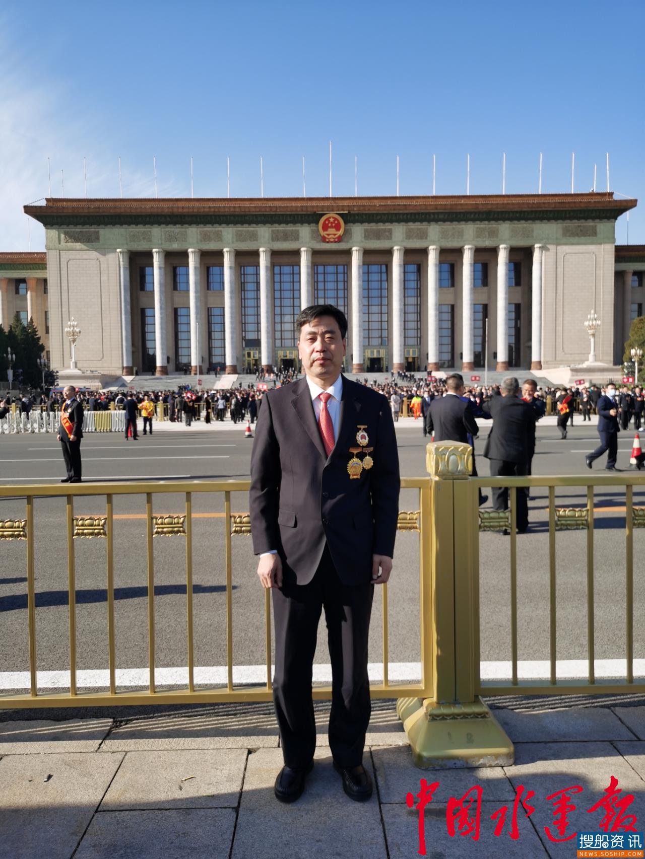 不懈追求和奉献的航道人——记2020全国先进工作者贺景武