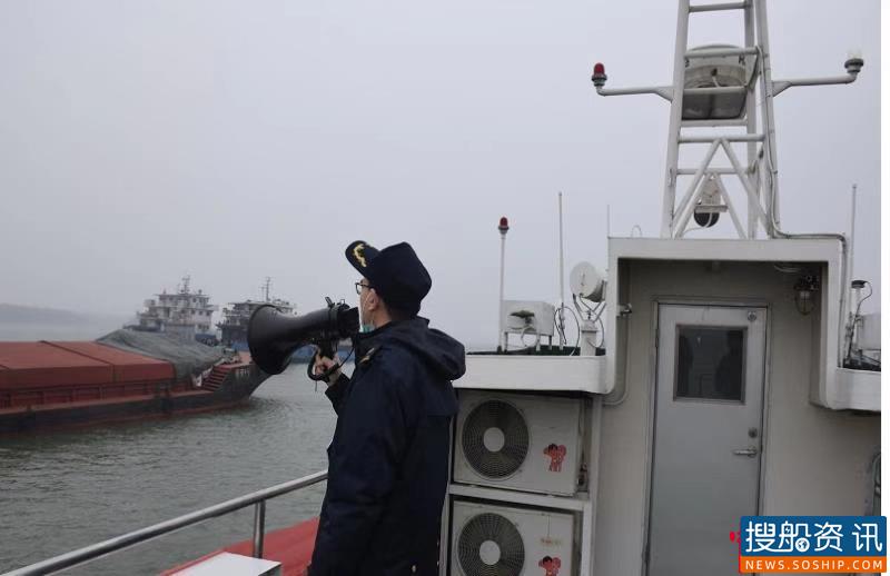 荆州海事局严控船舶吃水应对长江荆江段水位持续走低