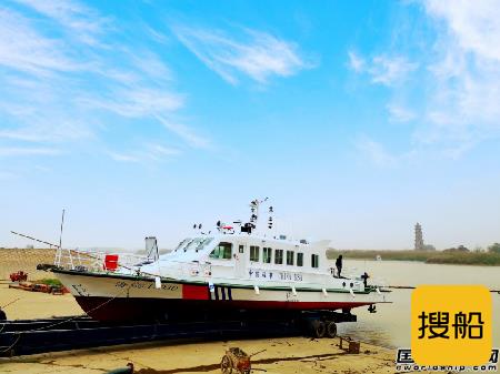 长江船舶设计院设计20米级电池动力安检船下水